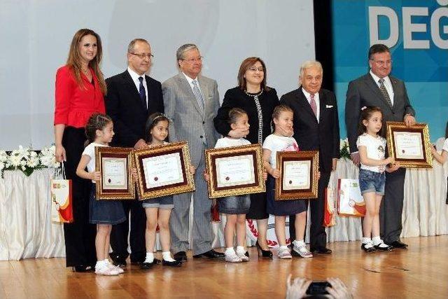 Empati Derneğine Çifte Ödül 3