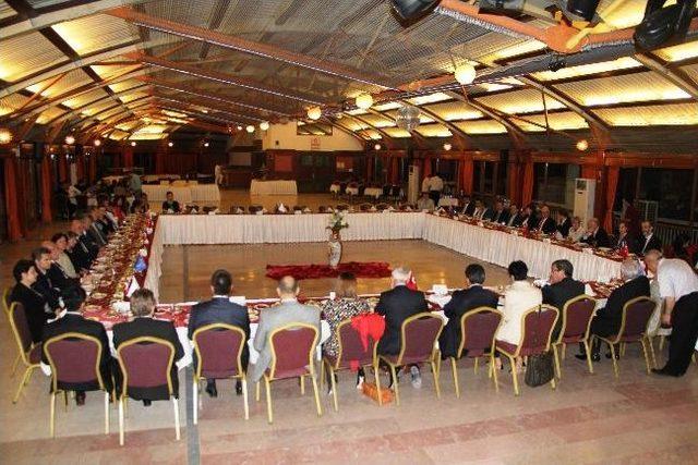 Vatso&rsquo;dan Ab B&uuml;y&uuml;kel&ccedil;ilerine Yemek 1