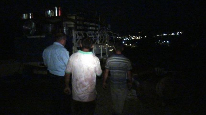 Topladıkları Hurda Soba Ara&ccedil;larını Yakıyordu