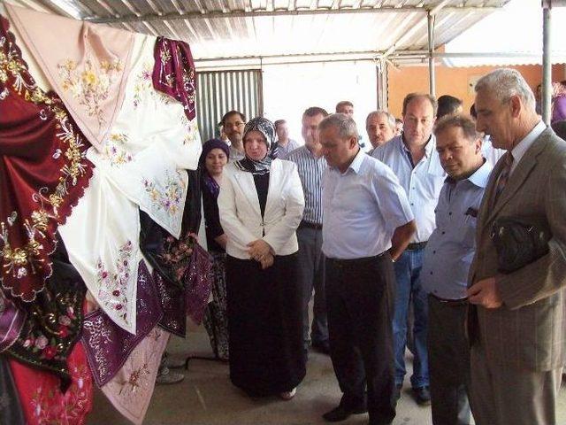 Küçükpaşa Köyü’nde El Sanatları Sergisi Açıldı