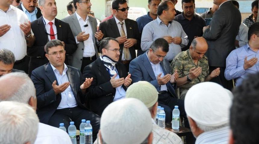 Bakan Ergin, Tanışma'da Hayatını Kaybedenlerin Ailelerine Taziyelerini Iletti