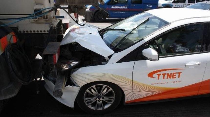 Beton Mikserine Arkadan &Ccedil;arptı