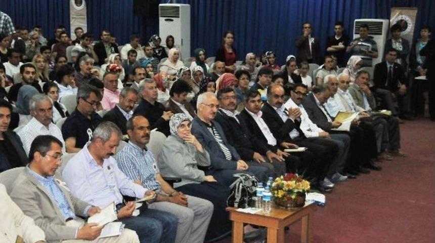 Necip Fazıl Kısak&uuml;rek Niğde'de Anıldı