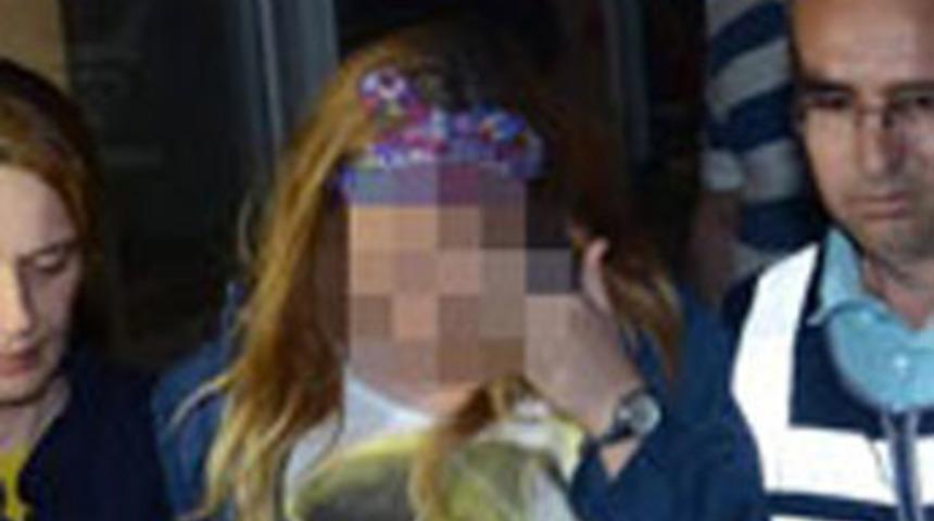 Yurtta kalan 3 kız, hizmetliyi d&ouml;v&uuml;p ka&ccedil;tı