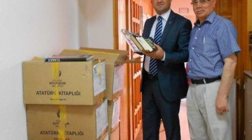 Kitap Toplama Kampanyasına Destek Artarak Devam Ediyor