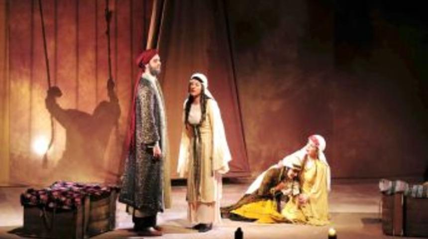 Mem-u Zin Batman'da Sahneleniyor