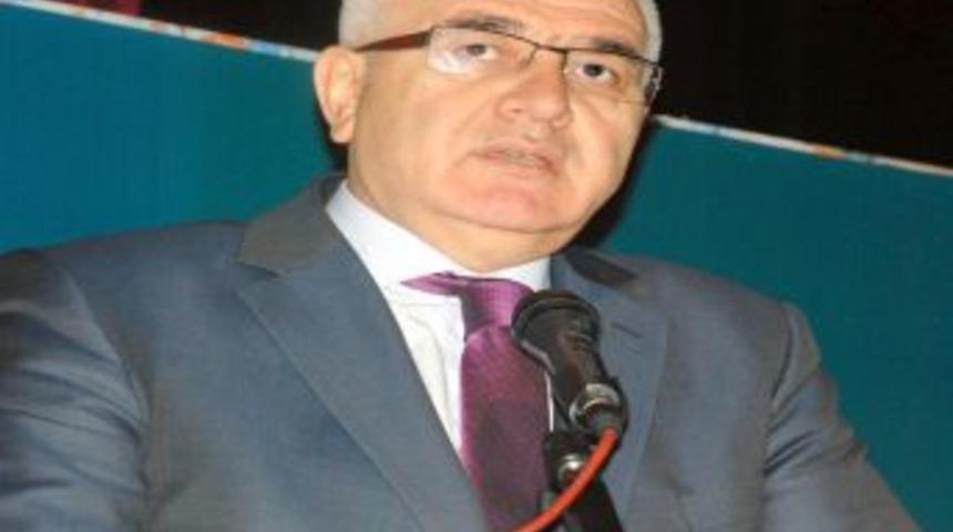 Vali &Ccedil;akır: T&uuml;rk Okullarında &Ccedil;alışanlar Insanlığın G&ouml;n&uuml;l El&ccedil;ileridir