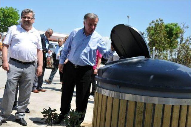 Yalova'da Çöp Konteynırları Yer Altına Gömüldü