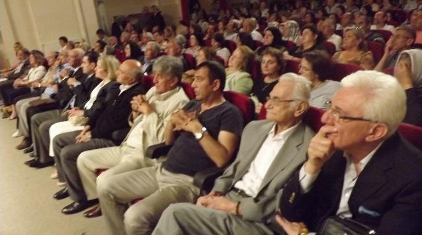 Emirdağlılardan K&uuml;lt&uuml;r El&ccedil;isi Sanat&ccedil;ı Fakı Edeer İ&ccedil;in Onur Gecesi