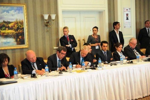 T&uuml;rkiye-ab İlişkileri Geleceğe Y&ouml;nelik Beklentiler Sempozyumu 1