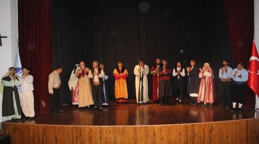 Urla Tiyatro G&uuml;nleri Sona Erdi