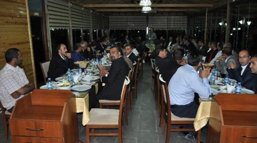 Kayat&uuml;rk Ve Bilici Esnafla Bir Araya Geldi