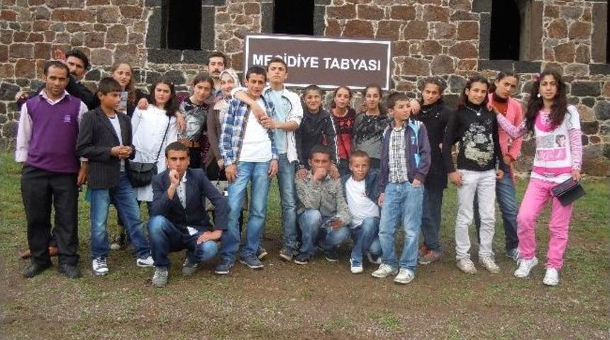 Kara&ccedil;obanlı &Ouml;ğrenciler Tiyatro İle Buluştu