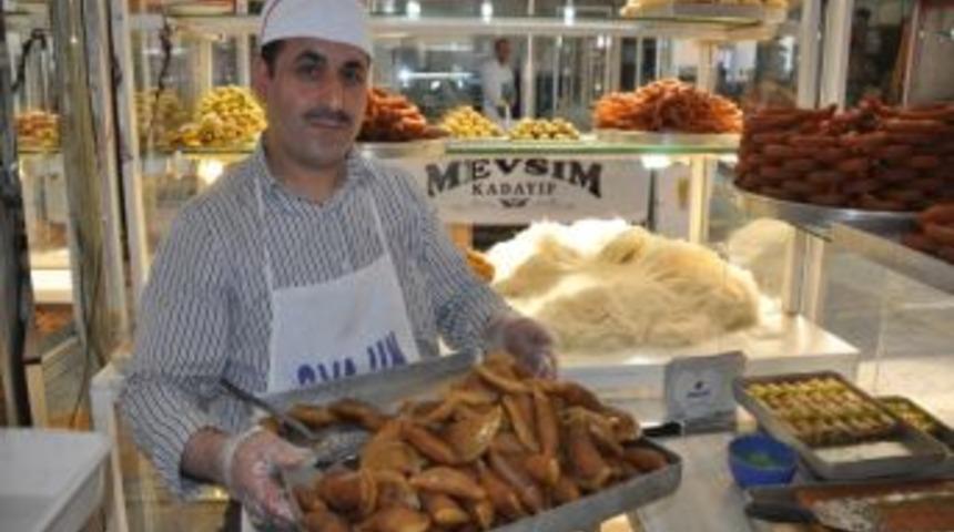 Yassı Kadayıfı, Kayısıyla Farklı Bir Lezzet Oluşturdu