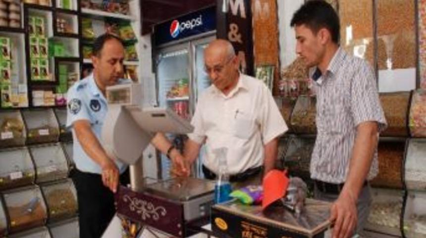 Kumluca&rsquo;da Esnafa Terazi Denetimi