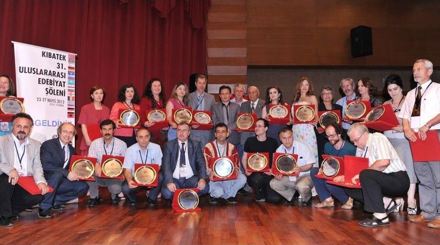T&uuml;rk D&uuml;nyası Edebiyat&ccedil;ıları Tuzla&rsquo;da Buluştu