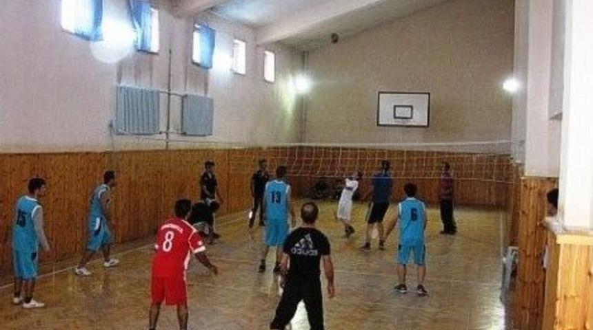 Cezaevinde Dostluk Ma&ccedil;ı Yaptılar