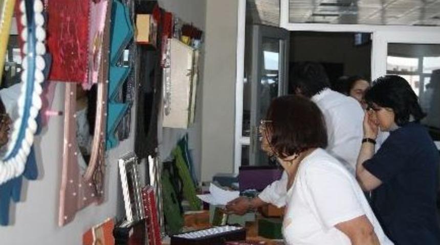 Hastalar El Emeklerini Sergiledi