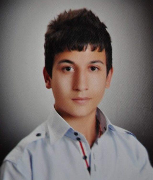 Anne Ve Baba, Kayıp &Ccedil;ocuğunu Arıyor 1