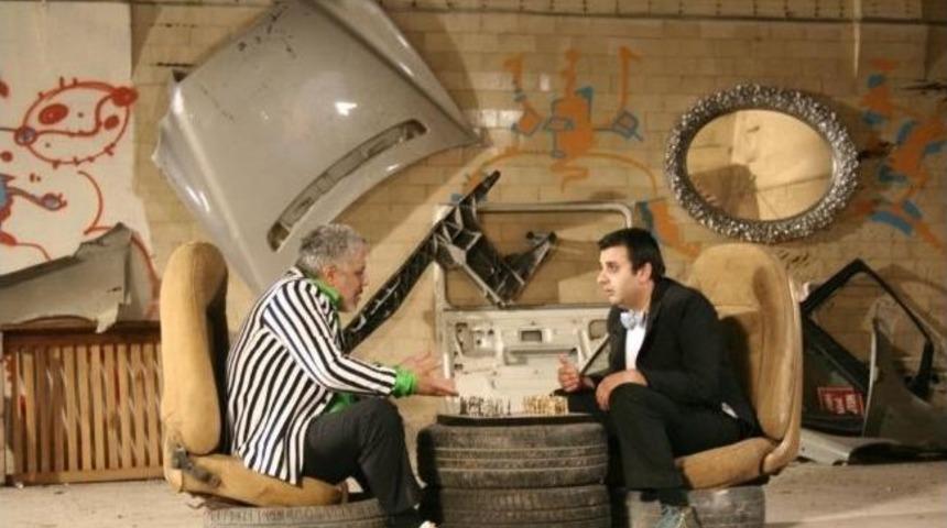 &Ouml;zfırıncı Ve Yıldırım'ın İlk Sinema Filmi: "ateşteki Kağıtlar"