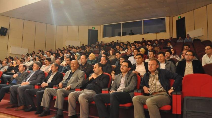 FKM Tiyatrosu, Patnos'ta 'Vesile' Adlı Oyunu Sahneledi