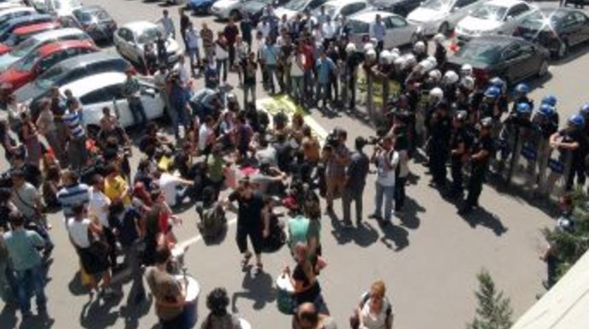 Beyoğlu'nda 'Emek' Gerginliği