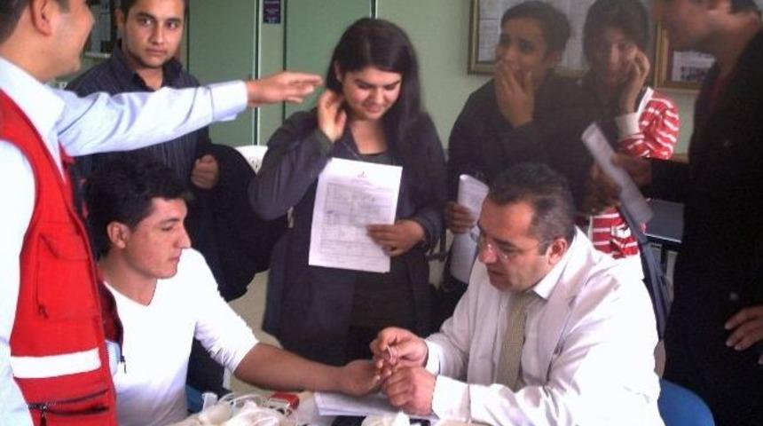 &Ouml;ğrencilerden &lsquo;kan Bağışı Kampanyasına&rsquo; Destek