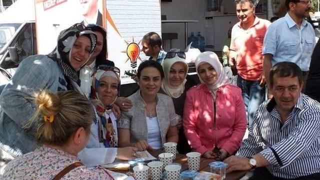 Ak Parti de Vekiller Asillere Rozet Taktı 1