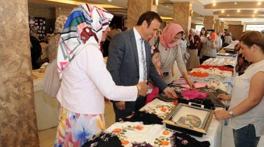 300 Kursiyerin Yaptığı &Ccedil;alışmalar G&ouml;r&uuml;c&uuml;ye &Ccedil;ıktı