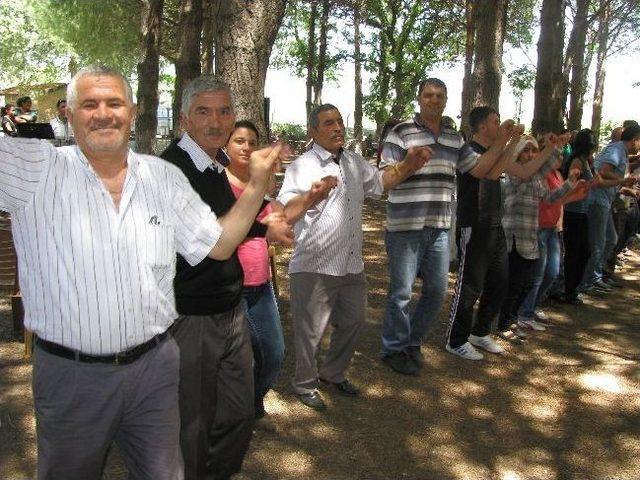 Halaylar Birlik Ve Beraberlik İçin Çekildi