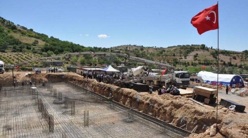 Tut Ak&ccedil;atepe İlkokulu'nun Temeli T&ouml;renle Atıldı