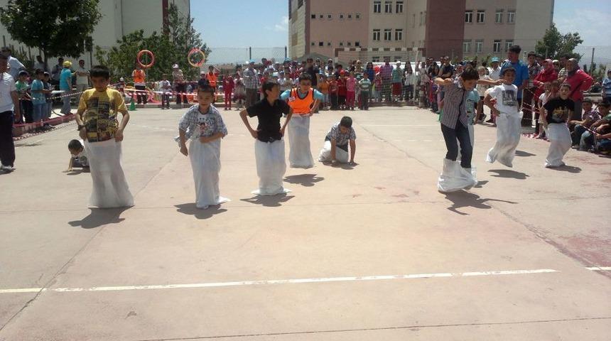 &Ouml;zel &Uuml;mit Eğitim Kurumları 10. Yılını Şenlikle Kutladı