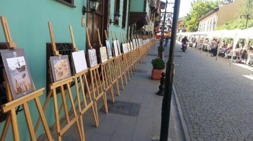 Sokakta Karikat&uuml;r Sergisi