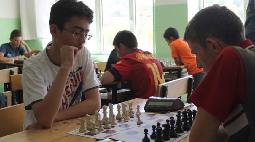 Akdağmadeni&rsquo;nde Satran&ccedil; Turnuvası D&uuml;zenlendi