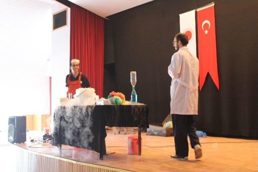 Akdağmadeni&rsquo;nde 7. Ve 8. Sınıf &Ouml;ğrencilerine Fen Kavramları Tiyatro İle Anlatıldı