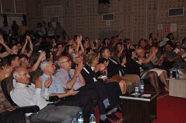 Tiyatro Festivali&rsquo;nde &Ouml;d&uuml;ller Sahiplerini Buldu 1