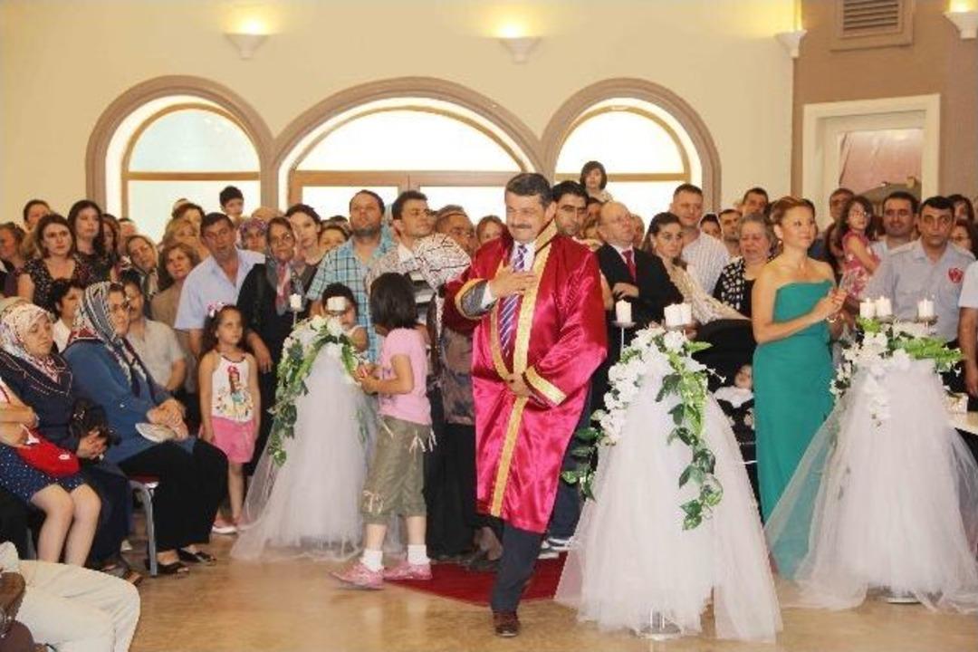 Akın&rsquo;ın Nişan, Nikah Ve D&uuml;ğ&uuml;n Mesaisi