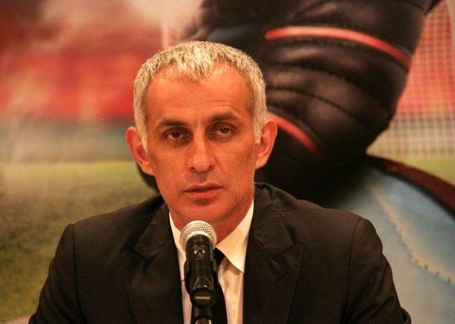 Hacıosmanoğlu: Trabzonspor'un Hocası Mustafa Reşit Akçay'dır