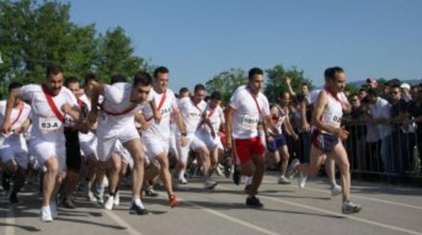 Japonya&rsquo;nın Geleneksel 'Ekiden' Yarışları T&uuml;rkiye Fabrikasında Da Yapıldı