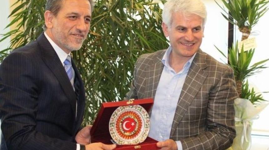 İbrahim Burkay: "t&uuml;rkiye'nin 2023 Hedefine Bursa İş D&uuml;nyası Y&ouml;n Verecek"