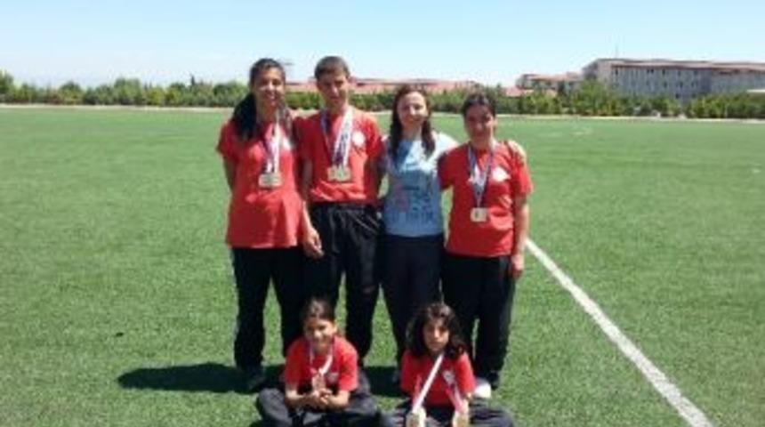 G&uuml;m&uuml;şhaneli &Ouml;zel Sporcular Madalyaları Onar Onar Topluyor