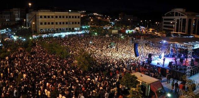 Feridun Düzağaç'tan Muhteşem Konser