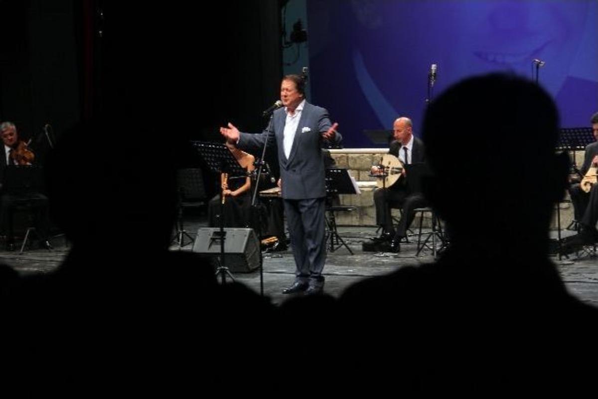 Samsun'da Ahmet &Ouml;zhan Konseri