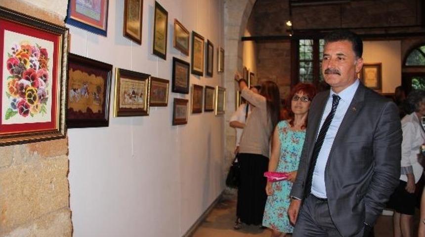 Kıbrıs T&uuml;rk K&uuml;lt&uuml;r Derneği&rsquo;nin Yıl Sonu Sergisi A&ccedil;ıldı