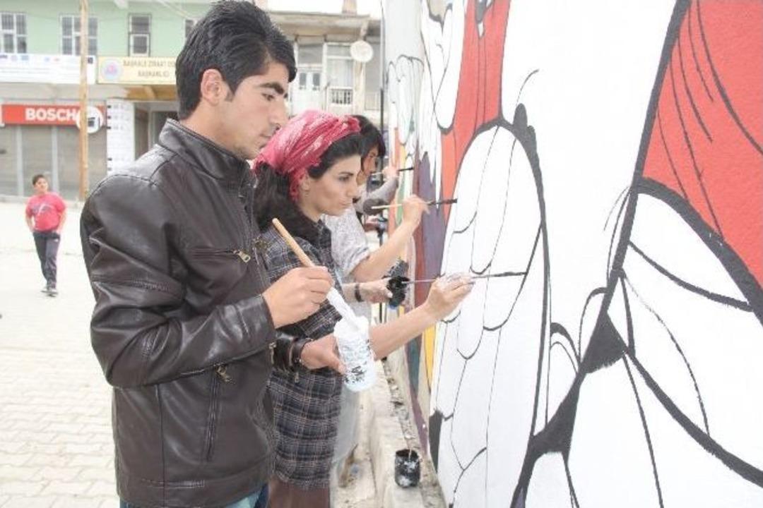 Başkale Sokakları Renkleniyor