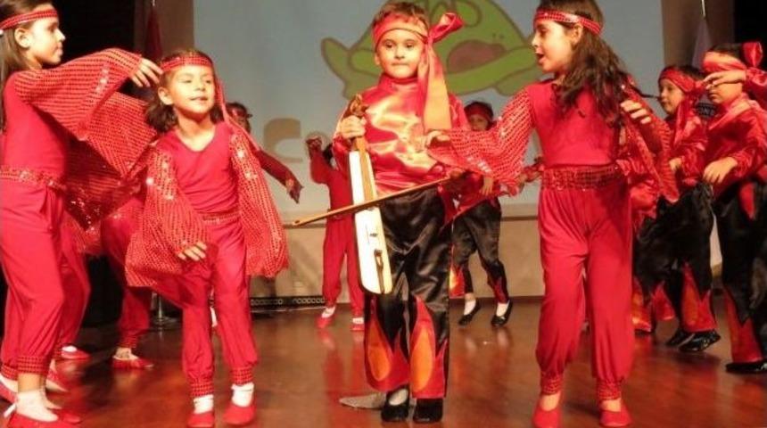 &Ccedil;ocuklar Evi Yılsonu G&ouml;sterisi Ger&ccedil;ekleşti