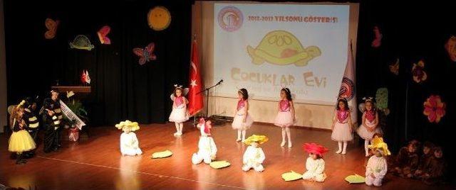 &Ccedil;ocuklar Evi Yılsonu G&ouml;sterisi Ger&ccedil;ekleşti 2
