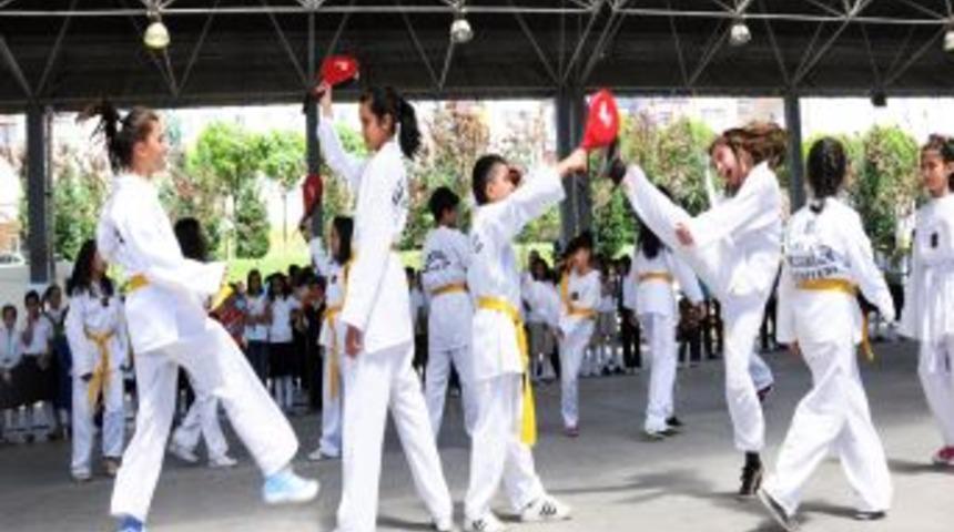 Minik Tekvandocular G&ouml;z Doldurdu