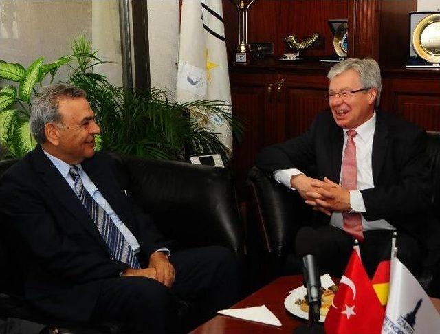 Kardeş Kent Belediye Başkanı İzmir&rsquo;de 1