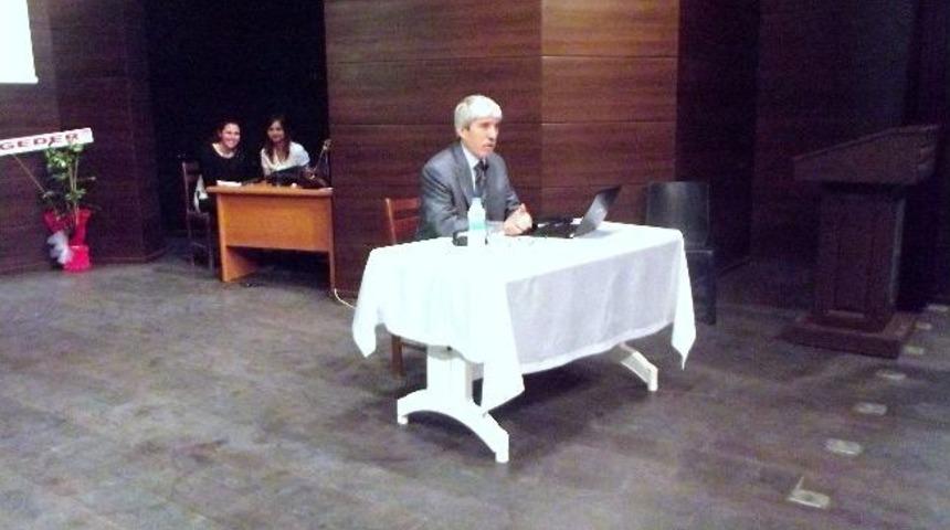 Gediz Kız Meslek Lisesi Aile Haftası Konferanslarını Gelenekselleştirdi